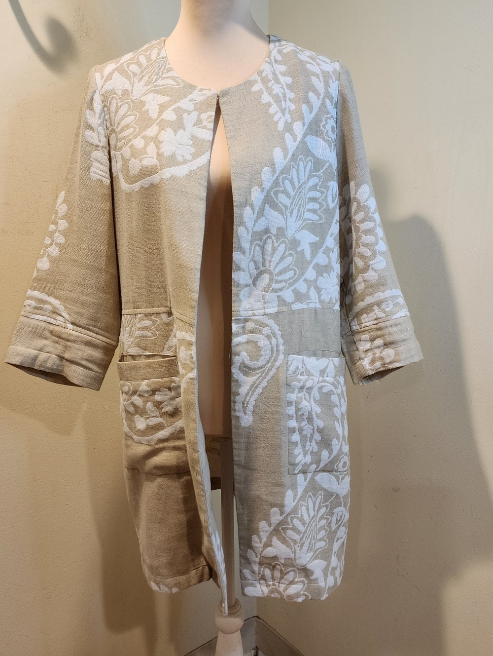 CHICO'S Beige & White Floral Open Front Cotton And Linen Jacket Fits M/L